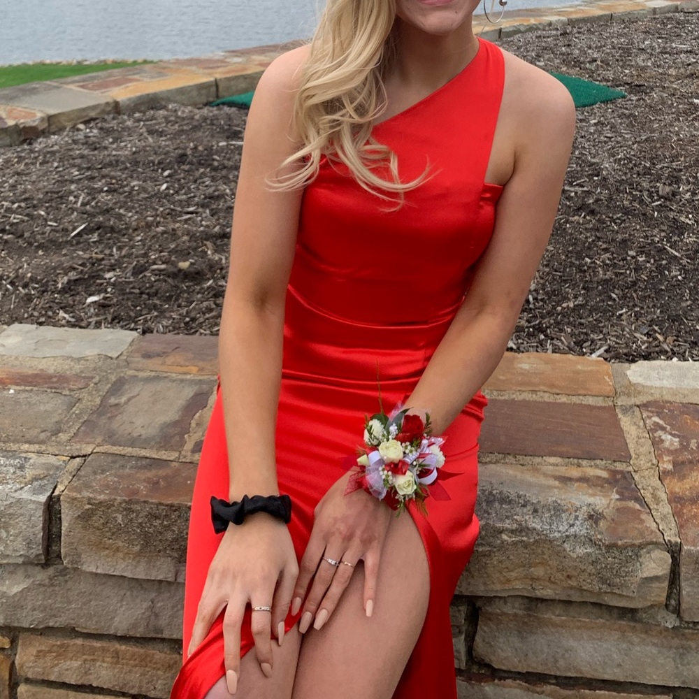 Red one-shoulder silk prom dress